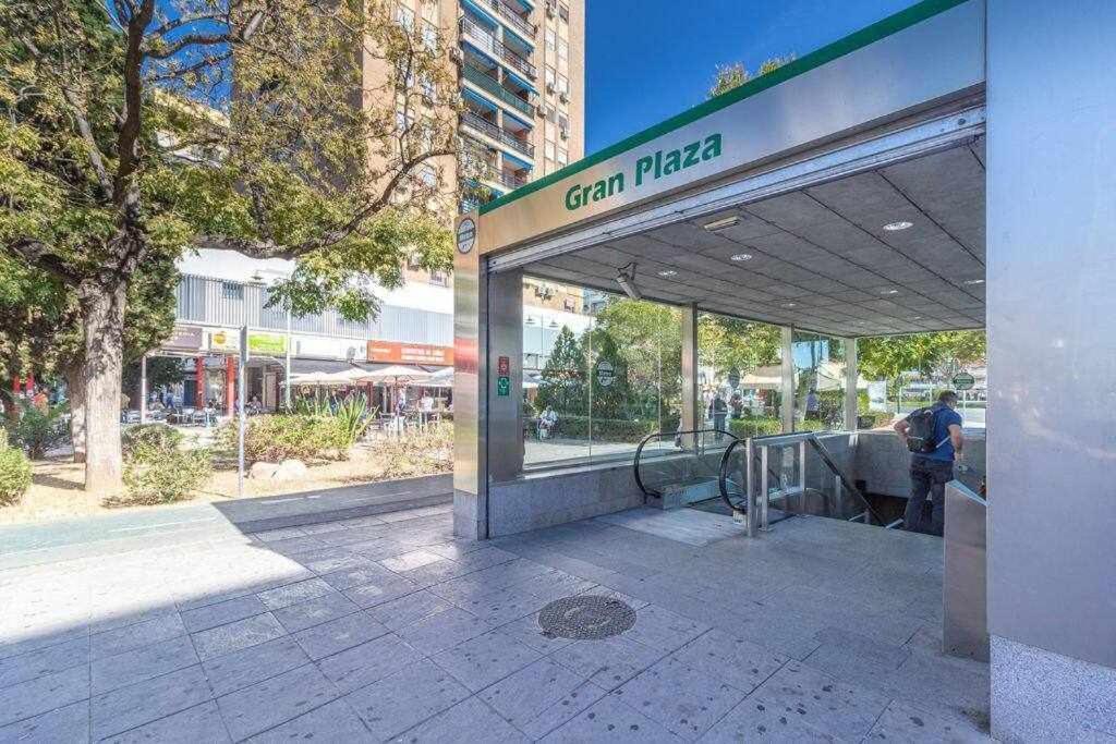 3 Apartamento En Estadio Sevilla 8 Plazas 3 Hab Y Metro Экстерьер фото