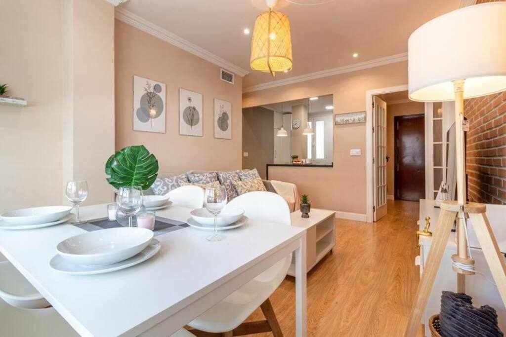 3 Apartamento En Estadio Sevilla 8 Plazas 3 Hab Y Metro Экстерьер фото